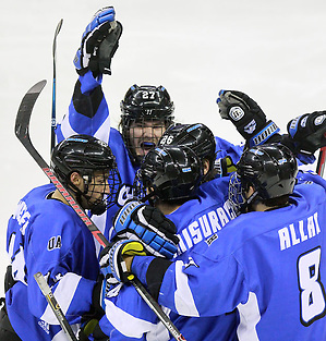 Nebraska-Omaha beat Alabama-Huntsville 3-2 Friday night at the CenturyLink Center in Omaha. (Photo by Michelle Bishop). (Michelle Bishop)