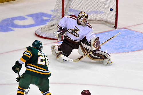 2013 DIII Championship -  #26 Chris Muise scores the 3rd goal to take the lead; Copyright 2013 Angelo Lisuzzo (Angelo Lisuzzo)