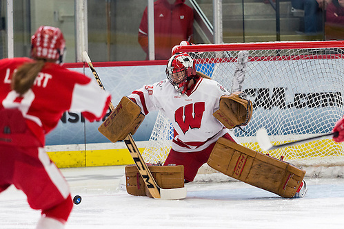 Wisconsin Badgers goalie Ann-Renée Desbiens (Photo by David Stluka) (David Stluka)