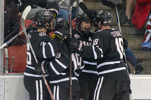 9 Jan 16:  The St. Cloud State University Huskies host the University of Nebraska-Omaha Mavericks in a NCHC matchup at the Herb Brooks National Hockey Center in St. Cloud, MN. (Jim Rosvold)