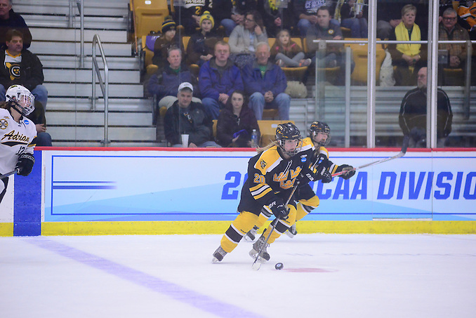 Kaitlyn Klein of Gustavus Adolphus (D3 Photography)