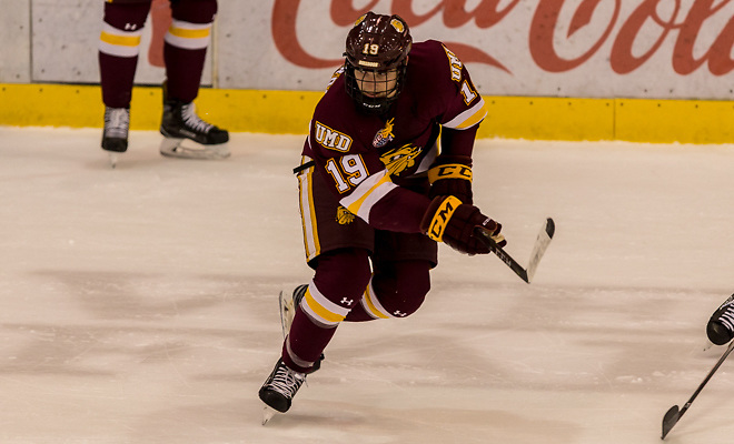 Justin Richards (Minnesota-Duluth-19) 2017 Nov.4 The St.Cloud State University Huskies host the University of Minnesota Duluth Bulldogs in a NCHC matchup at the Herb Brooks National Hockey Center in St. Cloud, MN (Bradley K. Olson)