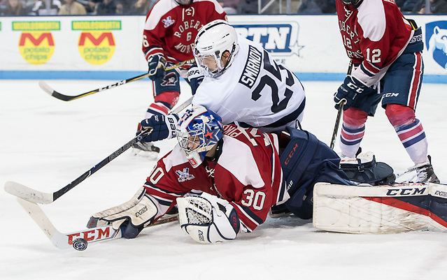 Denis Smirnov (25 - Penn State) collides with Andrew Pikul (30 - Robert Morris) (Omar Phillips 2017)