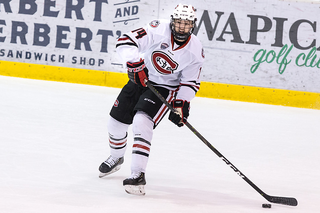 Patrick Newell (SCSU-14) 2018 December 8 St.Cloud State University hosts University of Nebraska Omaha in a NCHC contest at the Herb Brooks National Hockey Center (Bradley K. Olson)