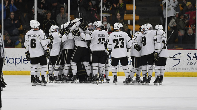 19-021-WMU-UD HKY (GARY SHOOK/photo: Gary Shook)