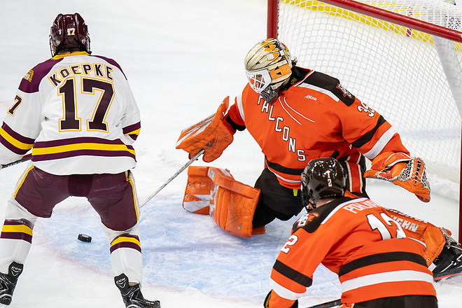 Ryan Bednard (35 - Bowling Green), Cole Koepke (17 - Minnesota Duluth) (2019 Omar Phillips)