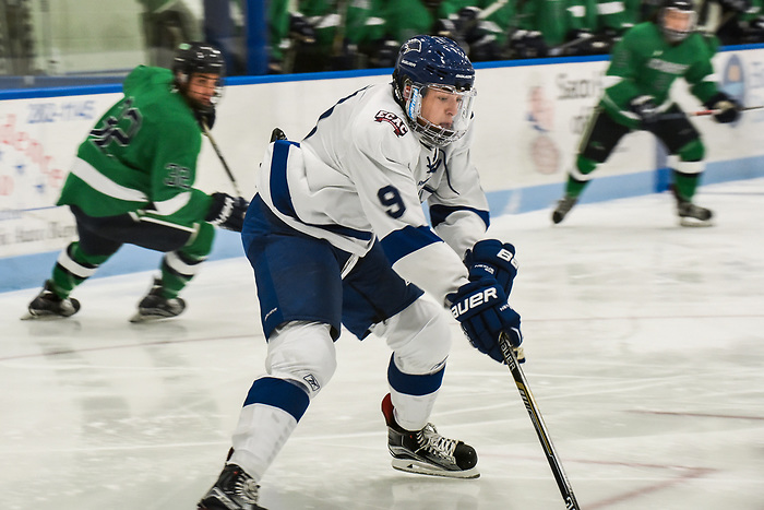 Ryan Bloom of the University of New England (UNE Athletics)